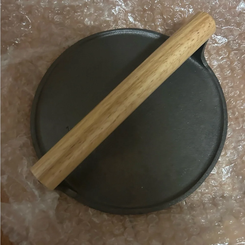New-Never Used - Cast Iron Round -Bacon Press. Whimsical Pig Design. - Picture 8 of 11